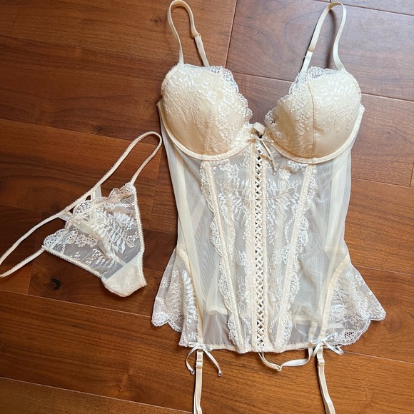 Victoria’s Secret Corset and Underwear - Picture 2 of 8